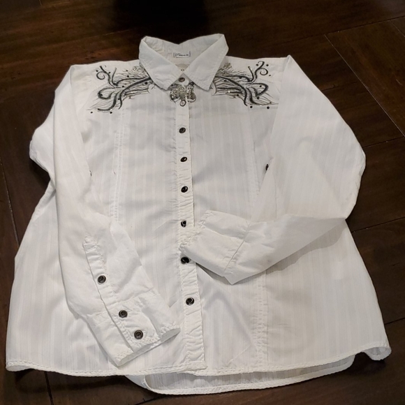 Women's Roar Button Down - Picture 1 of 9